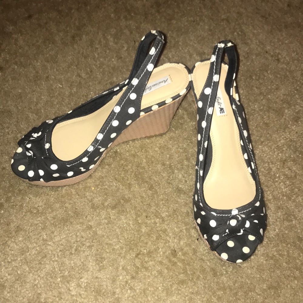 Black and white polka dot wedges